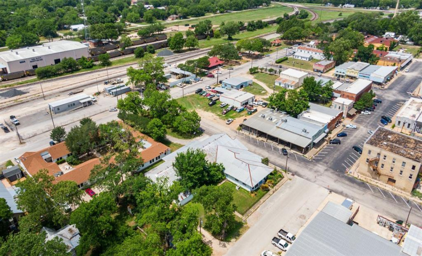 202 2nd ST, Smithville, Texas 78957, ,Commercial Sale,For Sale,2nd,ACT5160899
