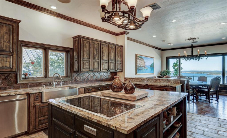 Any chef cooking in this kitchen will enjoy those picturesque lake views! 