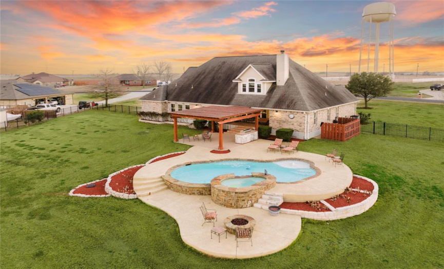 Over an Acre * Pool * Spa * Covered Patio * Fire-Pit * Outdoor Kitchen