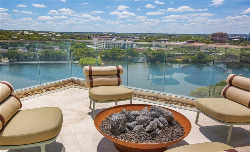 44 East Ave, Austin, Texas 78701, 3 Bedrooms Bedrooms, ,3 BathroomsBathrooms,Residential,For Sale,East,ACT2266073
