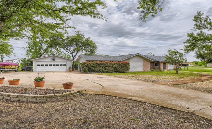601 County Road 404, Taylor, Texas 76574, 3 Bedrooms Bedrooms, ,2 BathroomsBathrooms,Residential,For Sale,County Road 404,ACT5147108