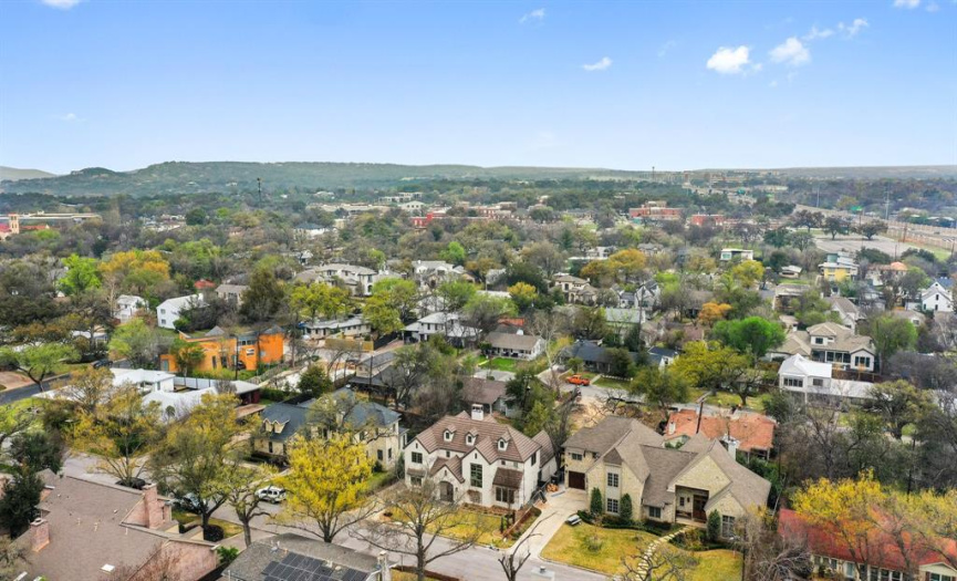 It's located blocks from the Tarrytown Park and Lake Austin, making it the perfect place to enjoy nature alongside entertainment, dining and shopping options