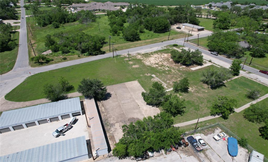 212 Lake DR, Taylor, Texas 76574, ,Commercial Sale,For Sale,Lake,ACT3953304