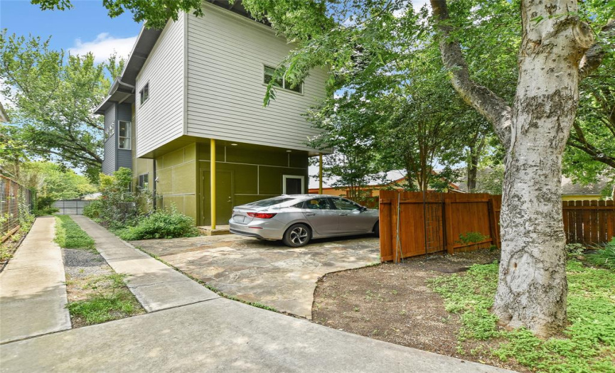 2918 14th ST, Austin, Texas 78702, 3 Bedrooms Bedrooms, ,2 BathroomsBathrooms,Residential,For Sale,14th,ACT5581353