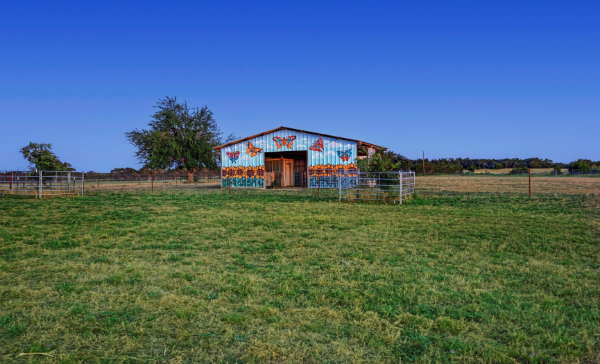 Additional 4 stall barn in Pasture