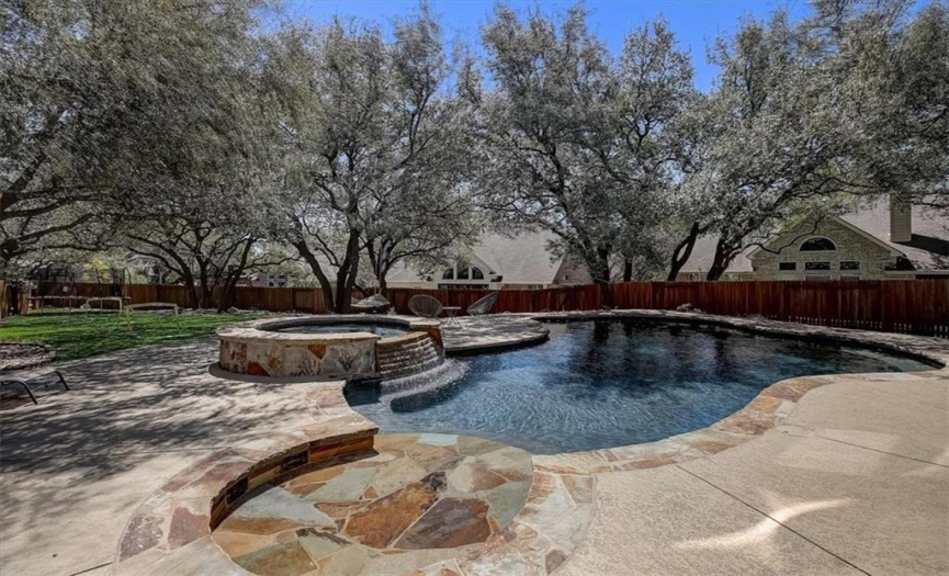 backyard pool/spa