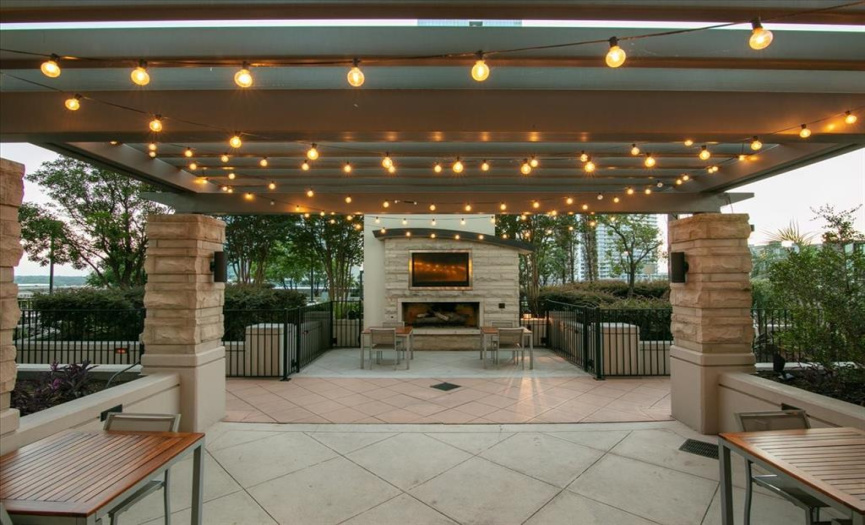 Pool deck with grills and TV