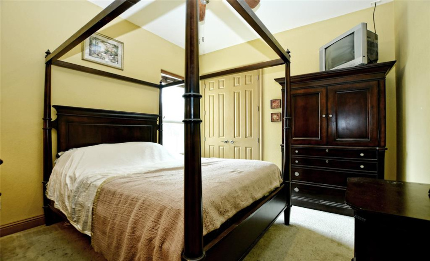 Main Lever Guest bedroom