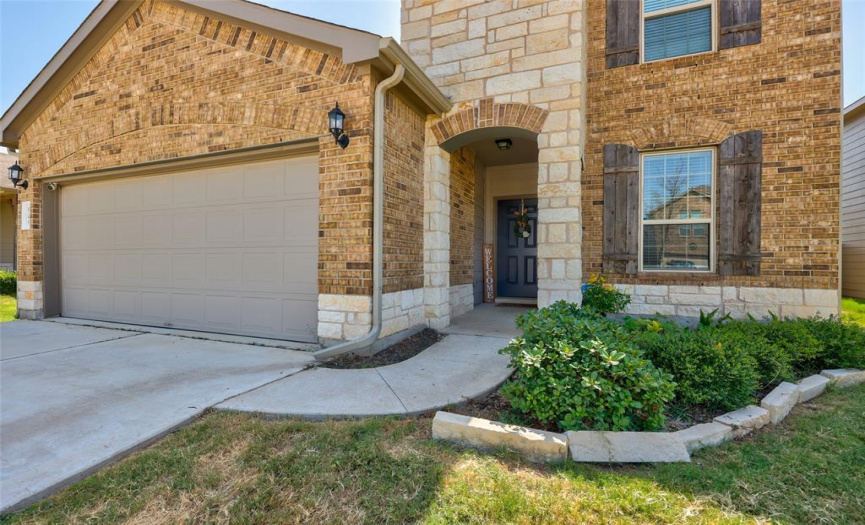 Amazing and convenient location within the Carlson Place community. 608 Reinhardt Blvd, Georgetown TX 78626. MLS #1500692