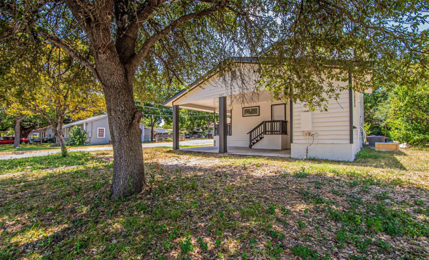 529 Commerce ST, Lockhart, Texas 78644, 4 Bedrooms Bedrooms, ,3 BathroomsBathrooms,Residential,For Sale,Commerce,ACT5249494