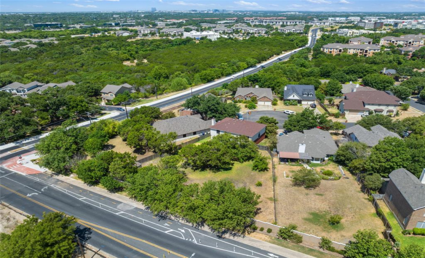 Fantastic location - heart of Tech Ridge with nearby shops, restaurants, Samsung, GM, and Dell + hop on IH 35
