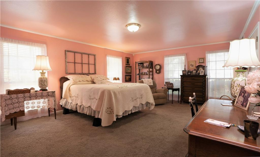 934 Prairie Lea ST, Lockhart, Texas 78644, 4 Bedrooms Bedrooms, ,2 BathroomsBathrooms,Residential,For Sale,Prairie Lea,ACT2339939