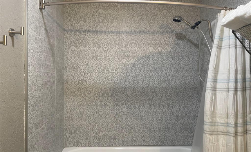 Gorgeous newly tiled Tub/Shower in Master ensuite Bathroom