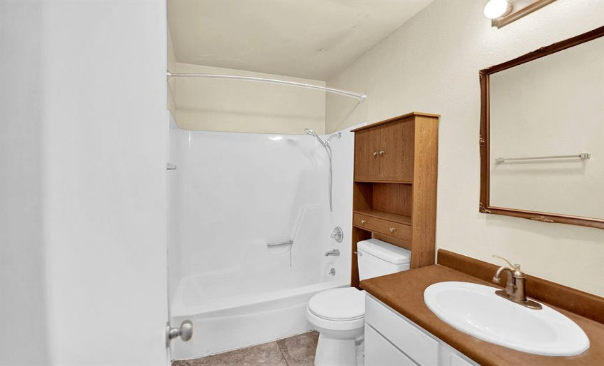 2400 Burly Oak DR, Austin, Texas 78745, 3 Bedrooms Bedrooms, ,2 BathroomsBathrooms,Residential,For Sale,Burly Oak,ACT2691235