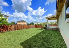 Large outdoor space, fully fenced - perfect for entertaining and/or pets