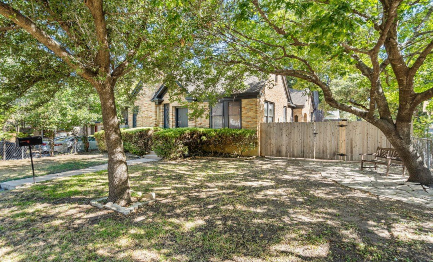 808 32nd ST, Austin, Texas 78705, 3 Bedrooms Bedrooms, ,1 BathroomBathrooms,Residential,For Sale,32nd,ACT8302882