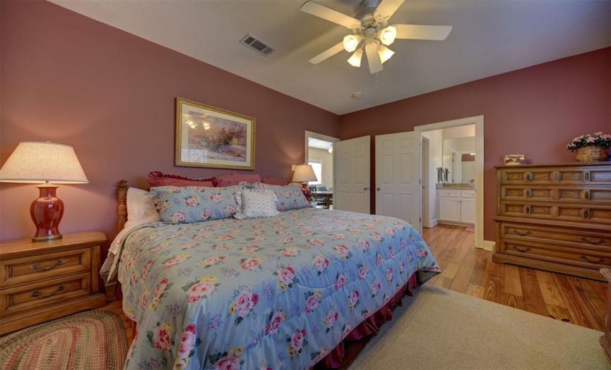 23611 Oak RD, New Ulm, Texas 78950, 5 Bedrooms Bedrooms, ,6 BathroomsBathrooms,Farm,For Sale,Oak,ACT6135771