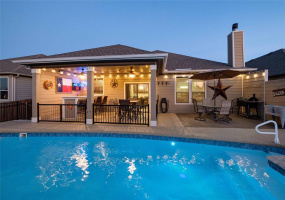 Move-in Ready 3BD/2BA Greenbelt Home with an In-ground Pool! 