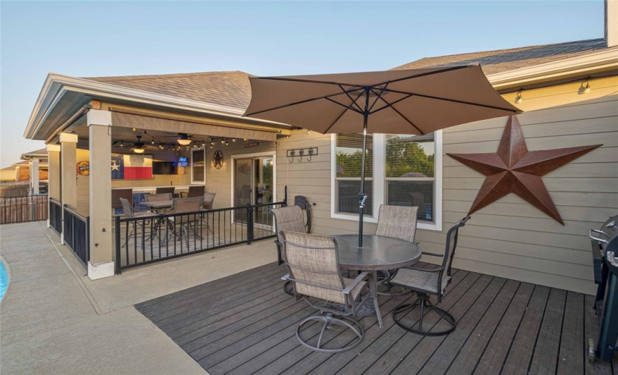 Also enjoy an awesome al fresco patio deck extension of the pool deck. 