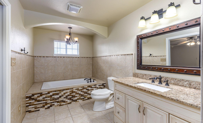 722 Jack Nicklaus DR, Devine, Texas 78016, 3 Bedrooms Bedrooms, ,2 BathroomsBathrooms,Residential,For Sale,Jack Nicklaus,ACT3337740