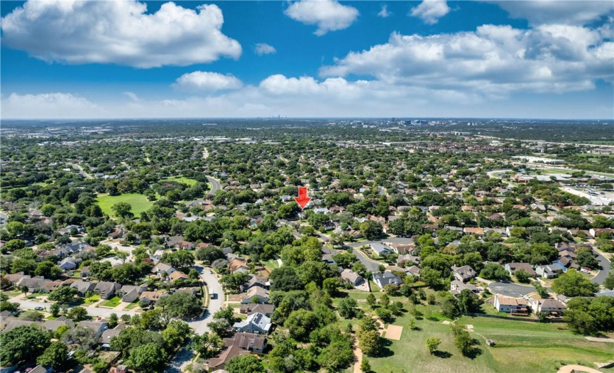 Great location near the park. Easy and quick access to I-35 and Mopac.