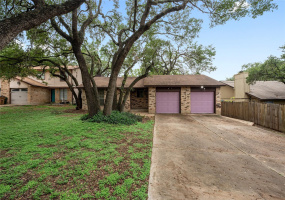 Welcome to 7102 Woodhue Ct, located in the heart of south Austin! This duplex fits like a puzzle with Unit A in front and Unit B in back.