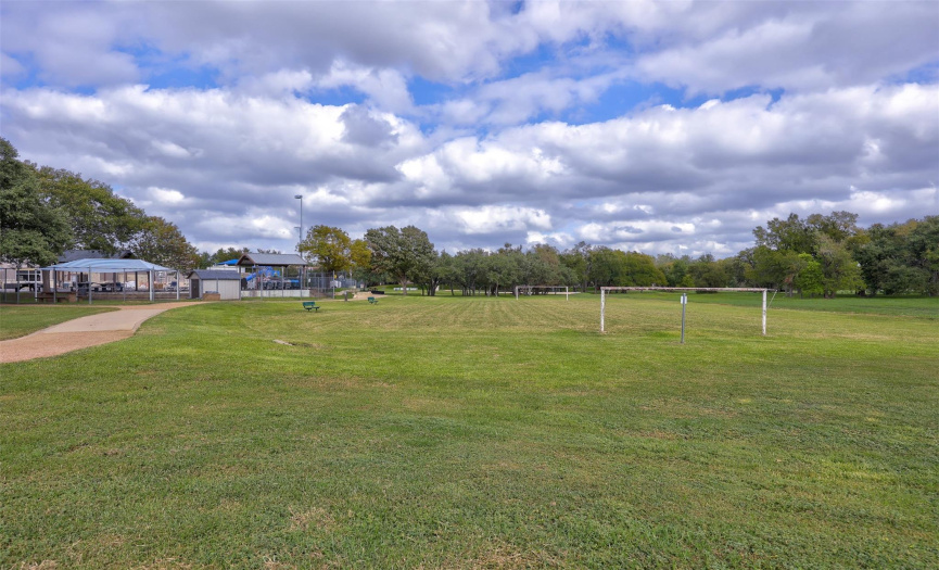 Town & Country sports fields are within a short drive and you're close to shopping and all major roadways