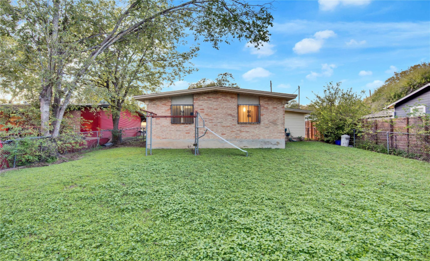 1719 Meander DR, Austin, Texas 78721, 3 Bedrooms Bedrooms, ,1 BathroomBathrooms,Residential,For Sale,Meander,ACT5957611