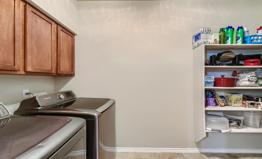 Laundry Room - Cabinets & Storage Shelves