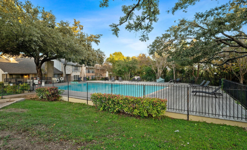 These well-established condos are tucked away in the Coronado Hills neighborhood and offer beautiful, wooded grounds, a clubhouse, 2 pools, and tennis courts. 