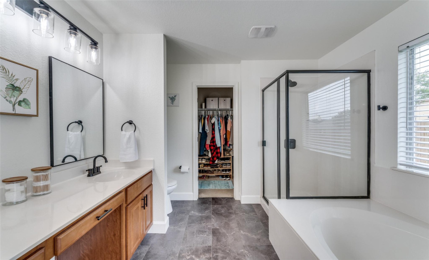 NEW shower enclosure/ NEW mirror / NEW light fixtures/ Soaking Tub ~ Large walk in closet~