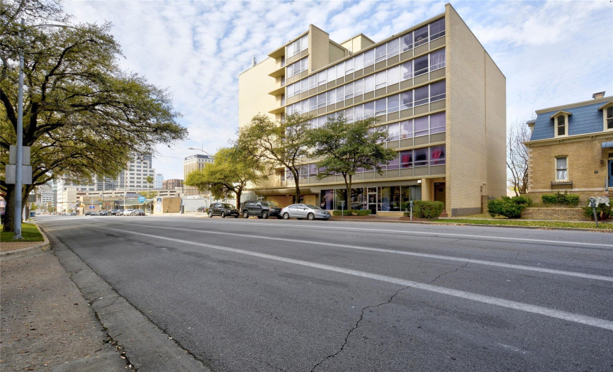 1800 Lavaca ST, Austin, Texas 78701, 2 Bedrooms Bedrooms, ,1 BathroomBathrooms,Residential,For Sale,Lavaca,ACT7379502