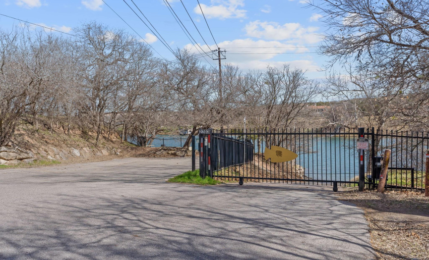 Private Lake Austin boat launch exclusively for the residents of Apache Shores