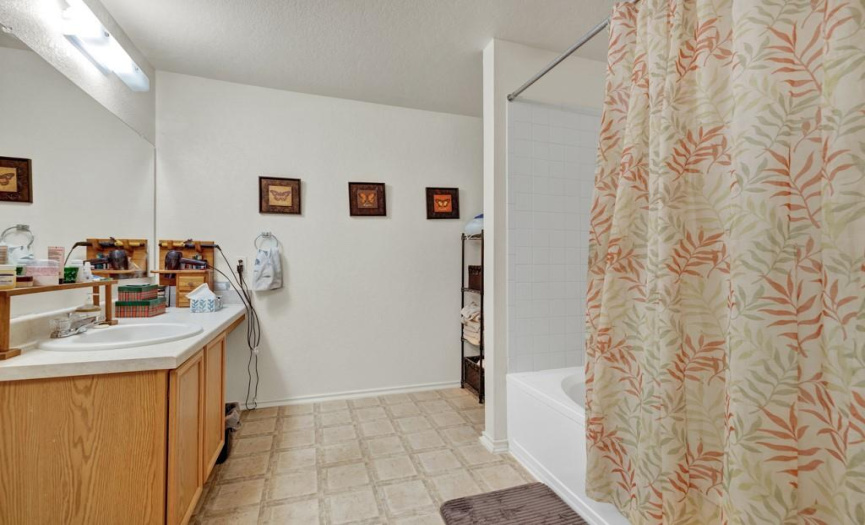649 Northgap DR, New Braunfels, Texas 78130, 3 Bedrooms Bedrooms, ,2 BathroomsBathrooms,Residential,For Sale,Northgap,ACT5142210