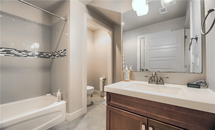 1302 3rd ST, Austin, Texas 78702, 5 Bedrooms Bedrooms, ,4 BathroomsBathrooms,Residential,For Sale,3rd,ACT8807084