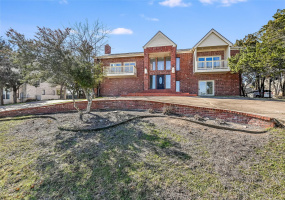 Welcome to Lakeway! Highly desirable location in the heart of old Lakeway and LTISD!