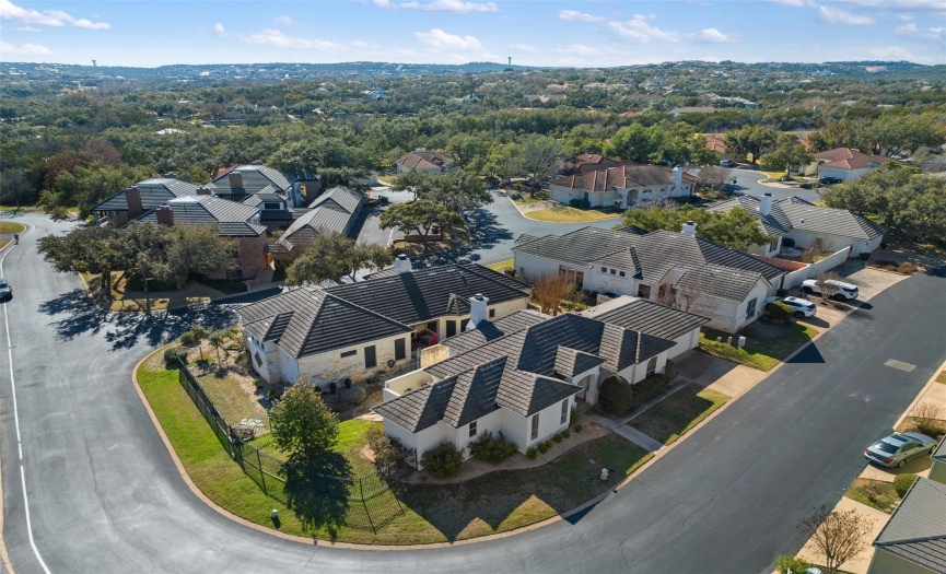 27 Tournament WAY, The Hills, Texas 78738, 2 Bedrooms Bedrooms, ,2 BathroomsBathrooms,Residential,For Sale,Tournament,ACT6325550