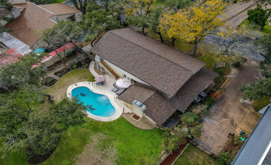 9411 Spring Hill Drive in Balcones Village
