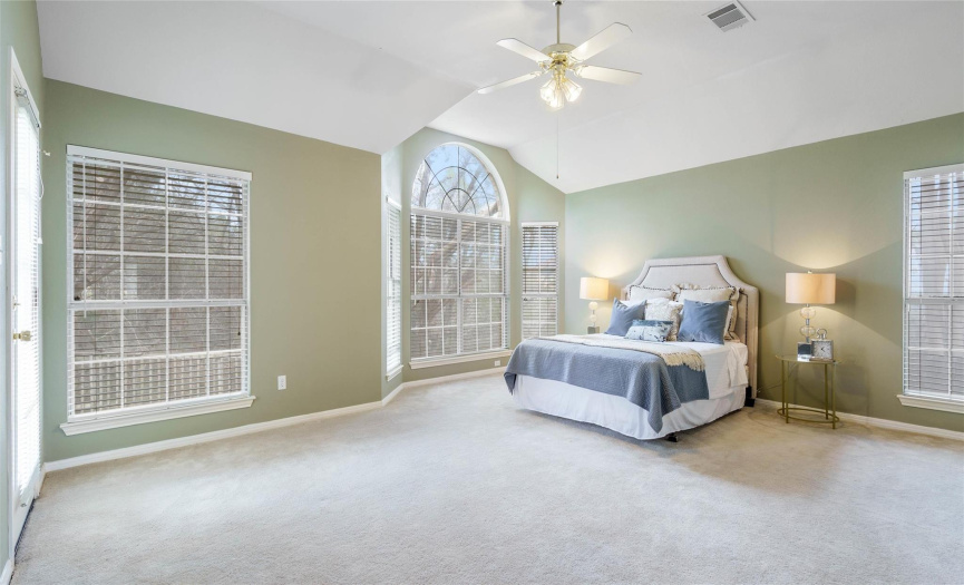 Over-sized Pripary bedroom