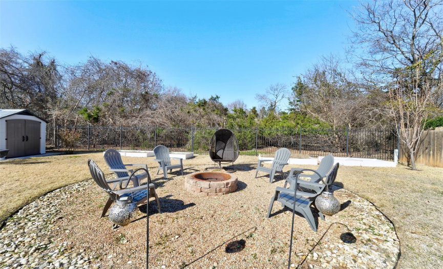 Enjoy the fire-pit while you watch the stars.