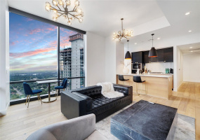 Breathtaking views from your living room on the 29th floor!
