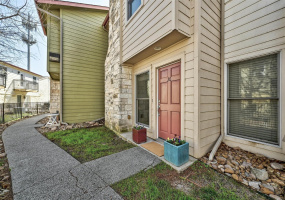Welcome home to 6900 East Riverside Drive #20, Austin, Texas 78741!