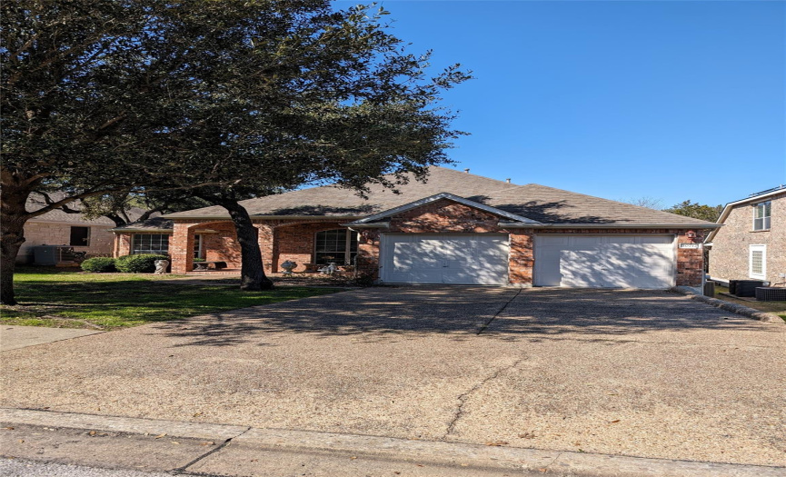 10712 Thoroughbred DR, Austin, Texas 78748, 3 Bedrooms Bedrooms, ,2 BathroomsBathrooms,Residential,For Sale,Thoroughbred,ACT3205298