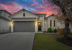 Welcome to this stunning 3 bedroom/ 2.5 bath single-story home in Greyrock Ridge of Circle C.