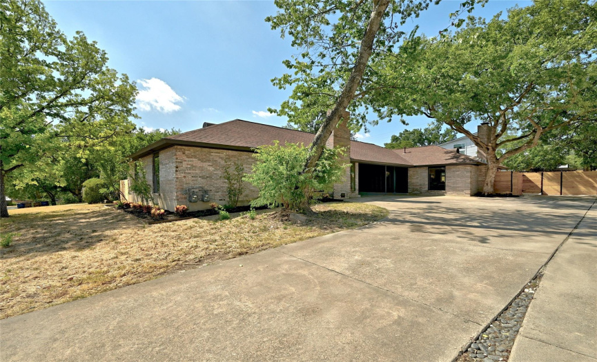 2009 Holland Ave, Austin, Texas 78704, 2 Bedrooms Bedrooms, ,2 BathroomsBathrooms,Residential,For Sale,Holland,ACT6927120
