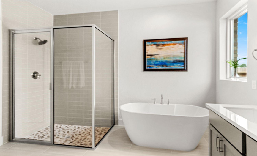 Tub/ Shower Combo (Primary Suite)