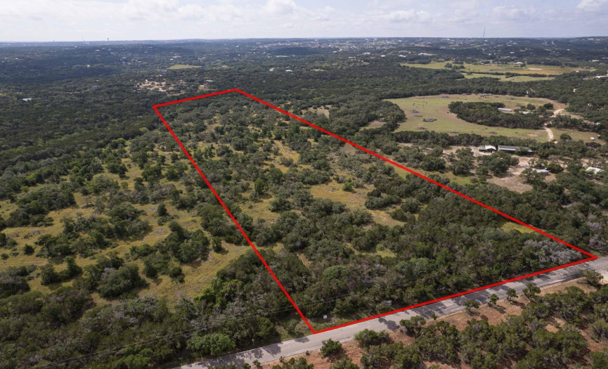 Red aerial boundary line does NOT represent actual property line and is approximate. Buyer to verify actual property boundary lines with survey (if available) or  buyer due diligence.