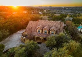 Spectacular luxury estate in West Austin’s prestigious Sterling Acres community. 