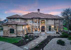 Welcome to Villa Royale, a true gem and your personal oasis in the lovely golf course community of Cimarron Hills