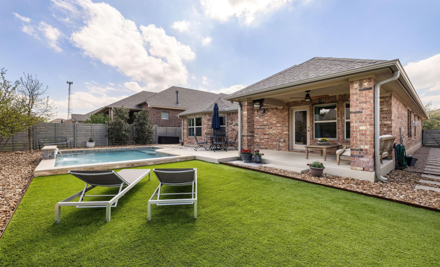 You will love having the turf yard next to the pool, easy to maintain and always green!